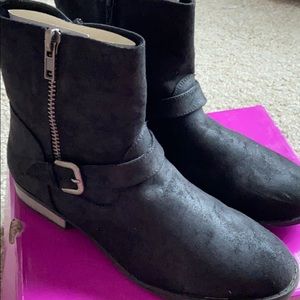 BLACK DRESS BOOTS